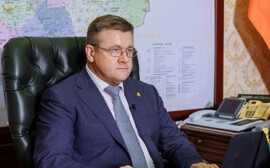 Губернатор Николай Любимов отправился на неделю в отпуск по стране