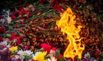 Губернатор Николай Любимов принял участие в акции «Сад памяти»